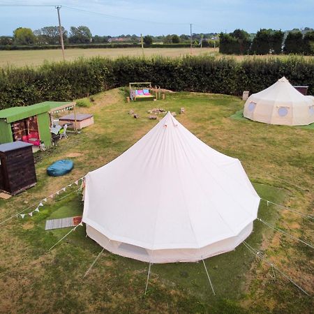 The Follies Glamping Hotel Мейдстън Екстериор снимка