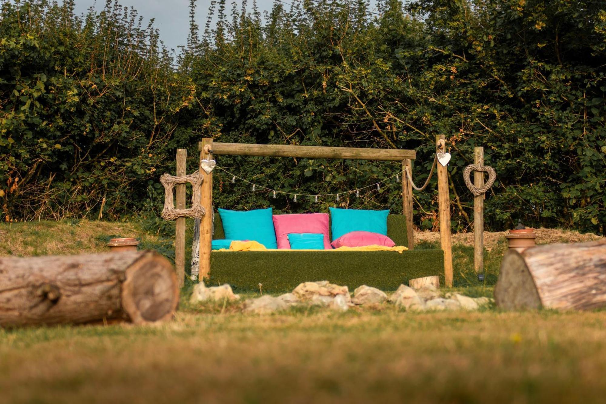 The Follies Glamping Hotel Мейдстън Екстериор снимка