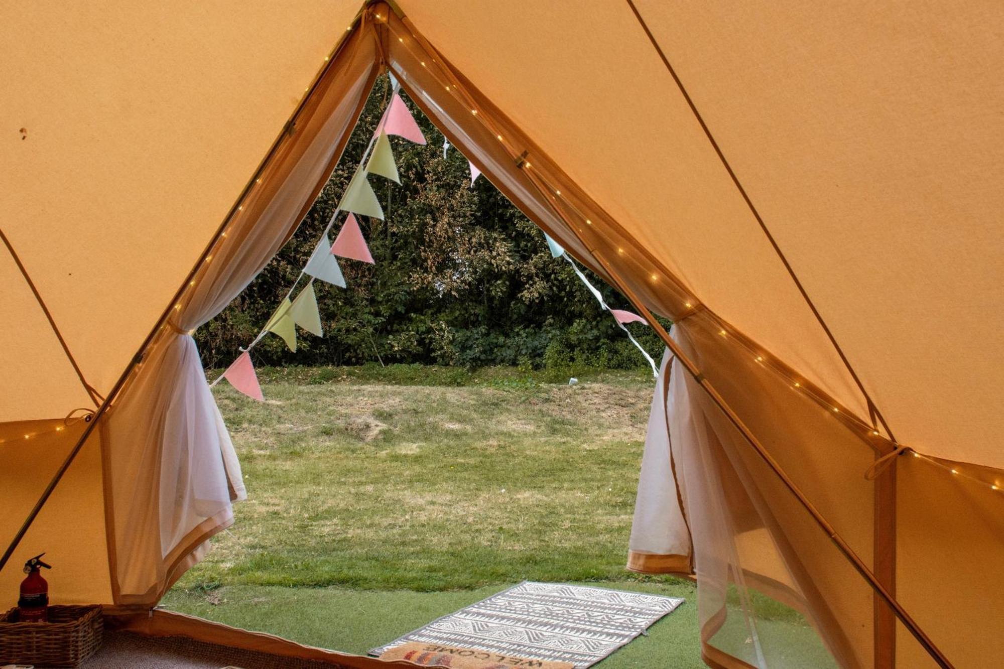 The Follies Glamping Hotel Мейдстън Екстериор снимка